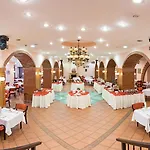 Caro Hotel