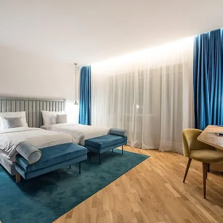 Caro Бухарест